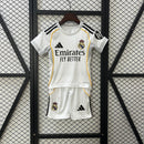 Kit Infantil Real Madrid Titular 25/26 - Adidas Lançamento