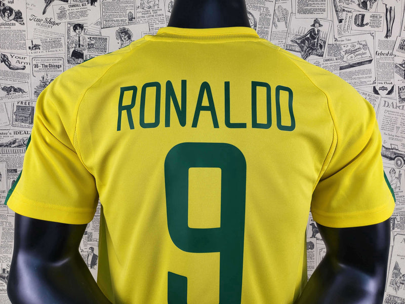 Camisa Retrô Brasil Copa 2002 - Ronaldo 9 - Nike